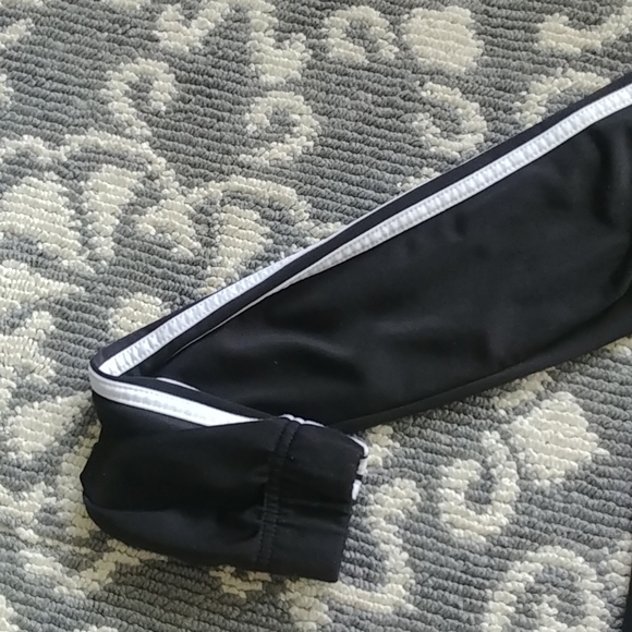 ADIDAS ZIPPER JACKET SIZE SMALL - Picture 4 of 6